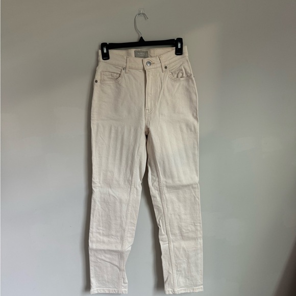 Everlane The Original Cheeky Jean - Picture 4 of 8